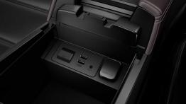 Mazda 6 III Sedan Facelifting (2015) - gniazda multimedialne w podłokietniku