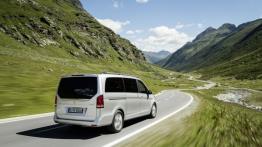 Mercedes klasy V II 250 BlueTEC 4MATIC (2015) - widok z tyłu