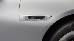 Jaguar XE 2.0T Prestige (2015) - wlot powietrza