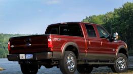 Ford serii F Super Duty 2015 - widok z tyłu