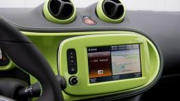 Smart fortwo III BRABUS tailor made (2015) - konsola środkowa