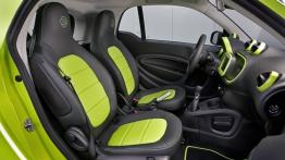 Smart fortwo III BRABUS tailor made (2015) - widok ogólny wnętrza z przodu