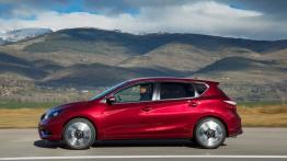 Nissan Pulsar 1.6 DIG-T (2015) - lewy bok