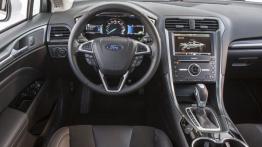 Ford Mondeo V Sedan Hybrid (2015) - kokpit