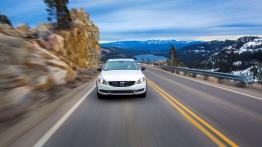 Volvo V60 Cross Country (2015) - widok z przodu