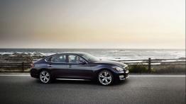 Infiniti Q70 L (2015) - prawy bok