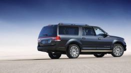 Lincoln Navigator III L Facelifting (2015) - widok z tyłu