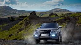 Mitsubishi Pajero IV Facelifting (2015) - widok z przodu