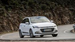 Hyundai i20 II Hatchback Kappa 1.4 MPI (2015) - widok z przodu