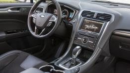 Ford Mondeo V Sedan Hybrid (2015) - kokpit