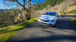 Volvo V60 Cross Country (2015) - widok z przodu