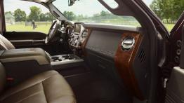 Ford serii F Super Duty 2015 - pełny panel przedni