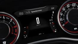 Dodge Challenger III Facelifting (2015) - komputer pokładowy