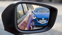Mazda 2 III SKYACTIV-G 1.5 (2015) - lusterko boczne - widok z wnętrza