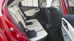 Mazda 2 III SKYACTIV-G 1.5 (2015) - widok ogólny wnętrza