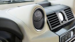 Land Rover Defender Autobiography Edition (2015) - nawiew