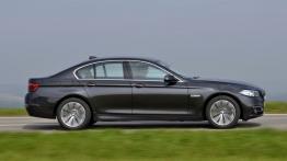BMW serii 5 F10 518d Sedan (2015) - prawy bok