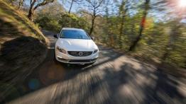 Volvo V60 Cross Country (2015) - widok z przodu