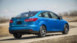 Ford Focus III Sedan Facelifting (2015) - widok z tyłu