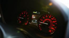 Subaru WRX STI (2015) - zestaw wskaźników