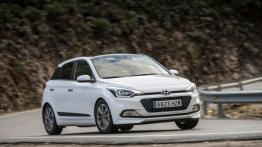 Hyundai i20 II Hatchback Kappa 1.4 MPI (2015) - widok z przodu