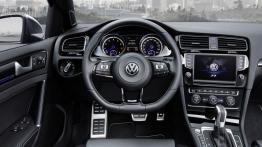 Volkswagen Golf VII R Variant (2015) - kokpit