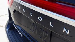Lincoln Navigator III L Facelifting (2015) - emblemat