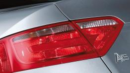 Audi A5 - lewy tylny reflektor - wyłączony