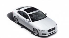 Jaguar XE 2.0T Prestige (2015) - widok z góry