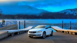 Volvo V60 Cross Country (2015) - widok z przodu