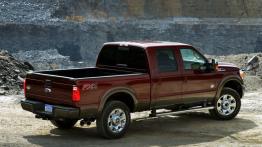 Ford serii F Super Duty 2015 - widok z tyłu
