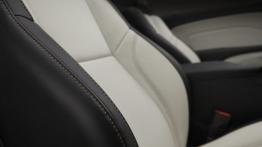 Dodge Challenger III Facelifting (2015) - fotel pasażera, widok z przodu