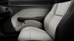 Dodge Challenger III Facelifting (2015) - widok ogólny wnętrza z przodu