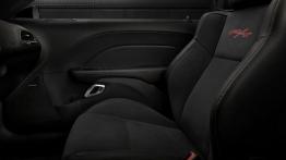 Dodge Challenger III Facelifting (2015) - widok ogólny wnętrza z przodu