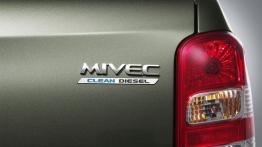 Mitsubishi Triton 2015 - emblemat