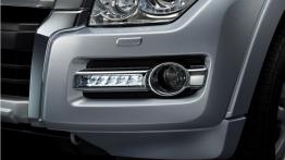 Mitsubishi Pajero IV Facelifting (2015) - zderzak przedni