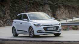 Hyundai i20 II Hatchback Kappa 1.4 MPI (2015) - widok z przodu