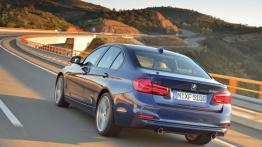BMW 340i Sport Line F30 Sedan Facelifting (2015) - widok z tyłu