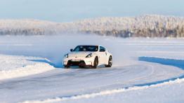 Nissan 370Z Nismo (2015) - widok z przodu