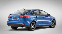 Ford Focus III Sedan Facelifting (2015) - tył - reflektory wyłączone