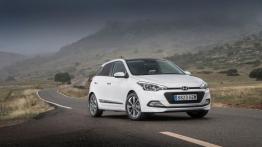 Hyundai i20 II Hatchback Kappa 1.4 MPI (2015) - widok z przodu