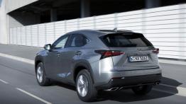 Lexus NX 200t Luxury (2015) - widok z tyłu