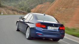 BMW 340i Sport Line F30 Sedan Facelifting (2015) - widok z tyłu