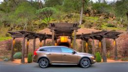Volvo V60 Cross Country (2015) - prawy bok