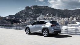 Lexus NX 200t Luxury (2015) - widok z tyłu
