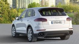 Porsche Cayenne S E-Hybrid (2015) - widok z tyłu