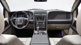 Lincoln Navigator III L Facelifting (2015) - pełny panel przedni