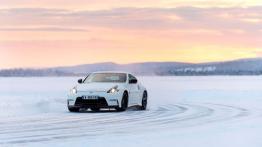 Nissan 370Z Nismo (2015) - widok z przodu