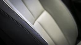 Kia Sedona III (2015) - fotel kierowcy, widok z przodu
