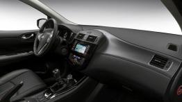 Nissan Pulsar 1.6 DIG-T (2015) - pełny panel przedni
